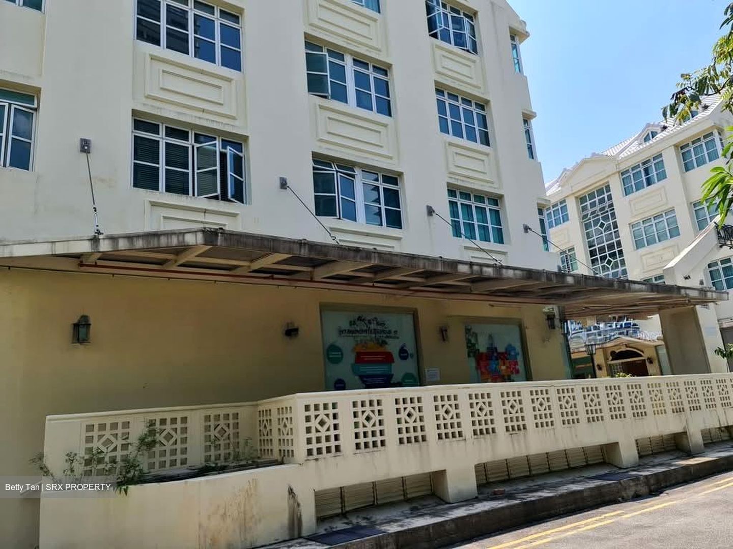 Kingston Terrace (D14), Retail #632851481